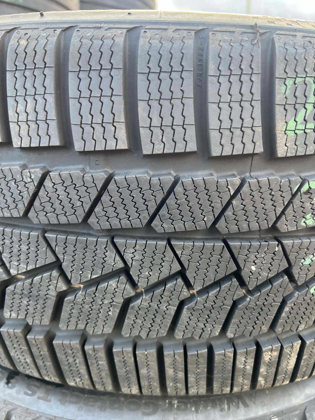 255 35 21 Continental, Winter, M+S, XL, 98V, x2 A Pair 7.8mm (F1_tyres) YD036