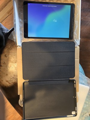 Apple iPad 9th Gen. 64GB, Wi-Fi, 10.2 in - Bundle - Daily Apple iPad 9th Gen. 64GB, Wi-Fi, 10.2 in - Bundle - Daily