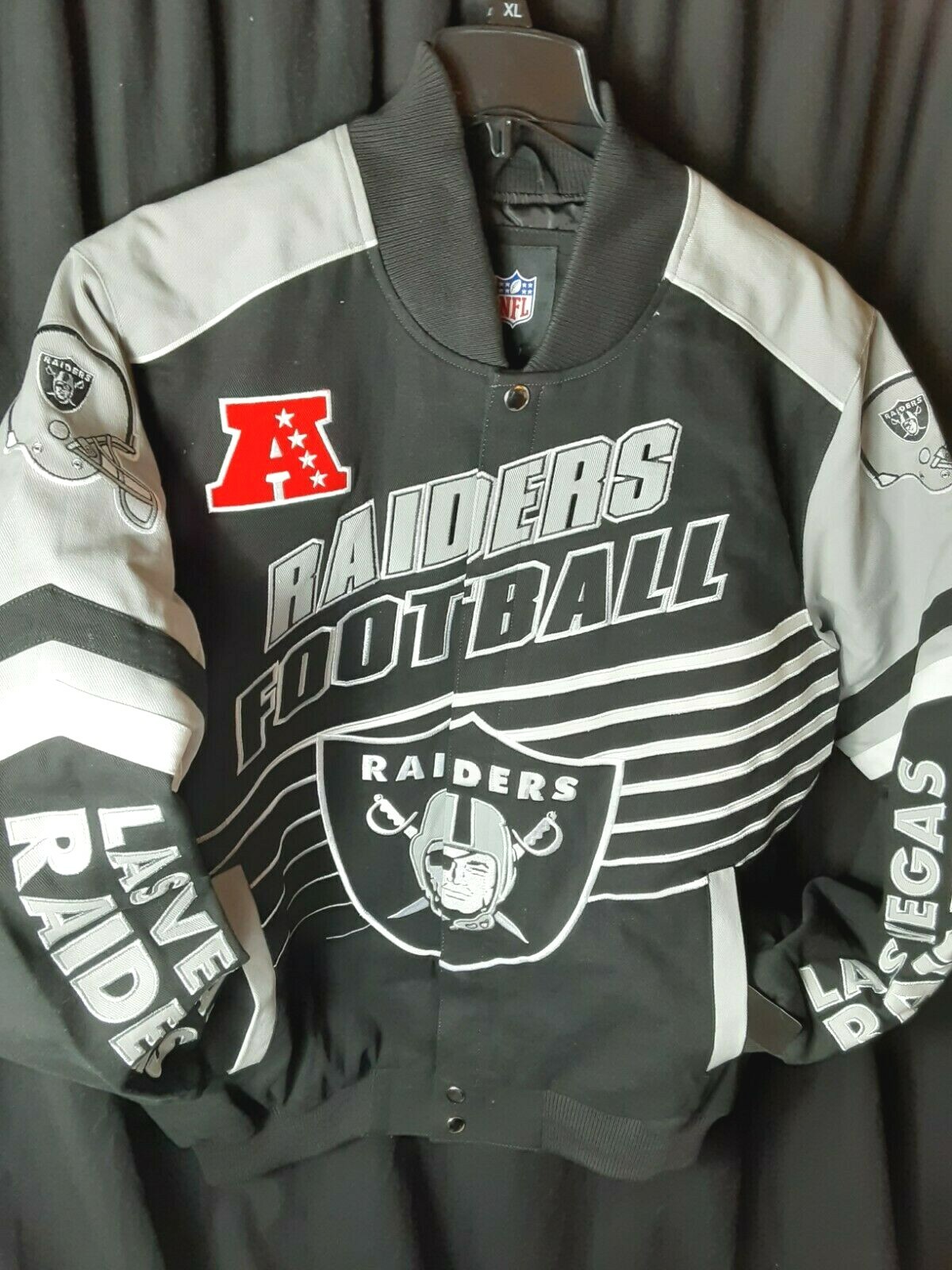 Las Vegas Raiders NFL Men's G-III Embroidered Front Snap