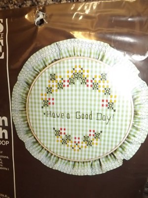 Vtg 1983 NEW Green White Gingham 7'' Hoop Frame Chicken Scratch Embroidery Kit