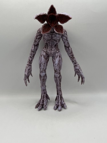 Futura Demogorgon Figure (50個限定) Demogorgon by FUTURA' Sculpture Release Info | Hypebeast
