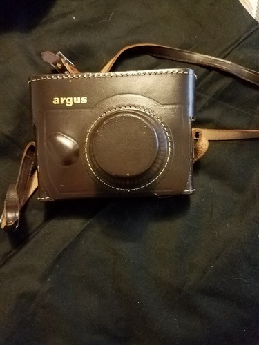 ARGUS c3 TAN MODEL PHOTO CAMERA WITH 50mm F-3.5 LENS WITH CASE Original Booklet