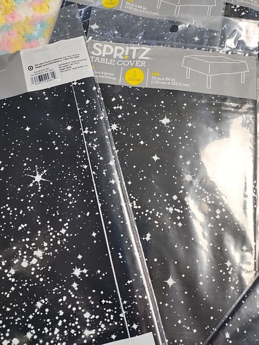 Spritz Space Table Cover. Black And White. Size 52"X84". Set Of 6