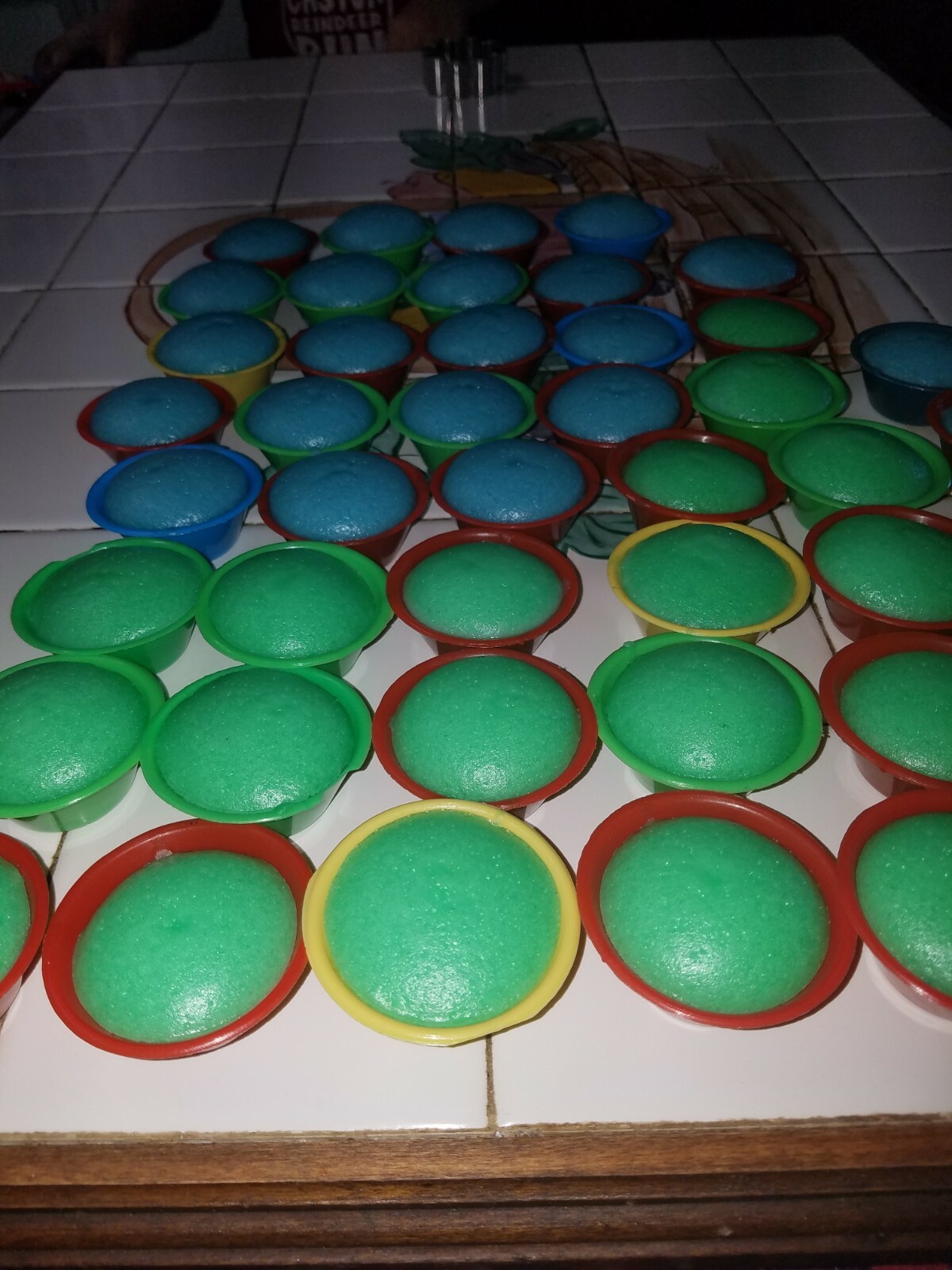 MEDIUM PUTO KUTSINTA OR & PITSI PITSI MOLD 20PIECES RED YELLOW BLUE AND GREEN