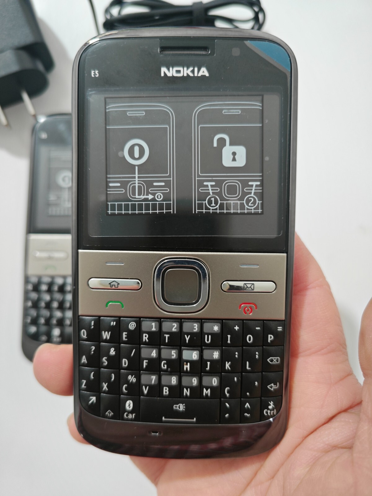 Nokia E Series E5 E5-00 - Black white gold (Unlocked Nokia E Series E5 E5-00 - Black white gold (Unlocked