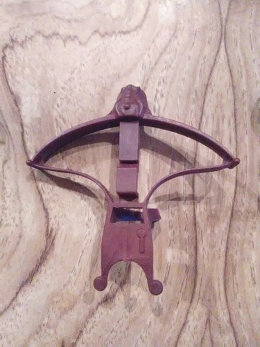 MOTU Figure Accessories 2 Crossbows And Snake Staff