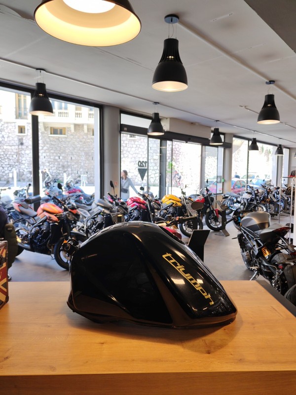 RÃ©Servoir Triumph Street Triple 675 (2007-2011)