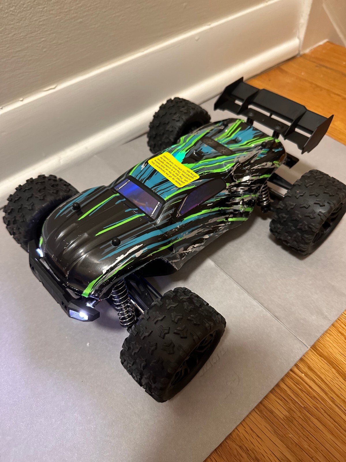 18859, 36 Kph 4wd With Blue Green Truggy Style Body - (minor Used)