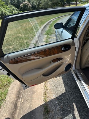 image 14 of interior