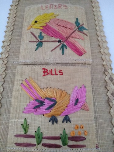 VTG Bird Design Woven Straw Wicker Letter Bill Holder Wall Hanging