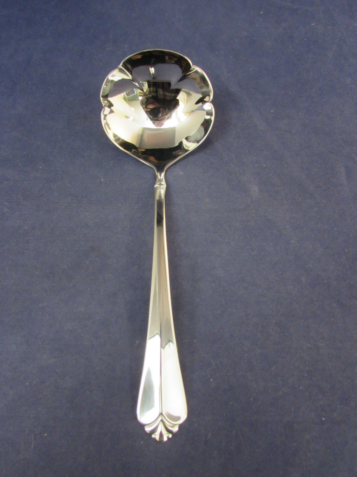 Oneida Stainless Flatware JUILLIARD Gravy Ladle * INDONESIA 78737007807