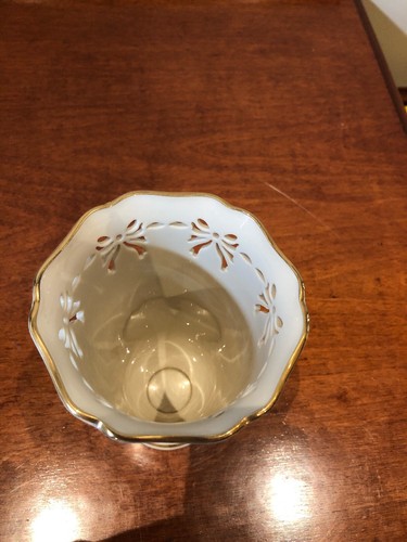 Lenox Pierced 1999 SEASON'S GREETINGS Vase With Gold Trim 8 1/2” High