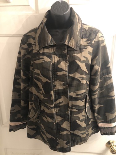 Me Jane Women’s Small Army Camo Jacket Gold Sequined Tigers Head