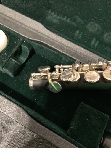 Used Pearl PFP-105E Piccolo  nice