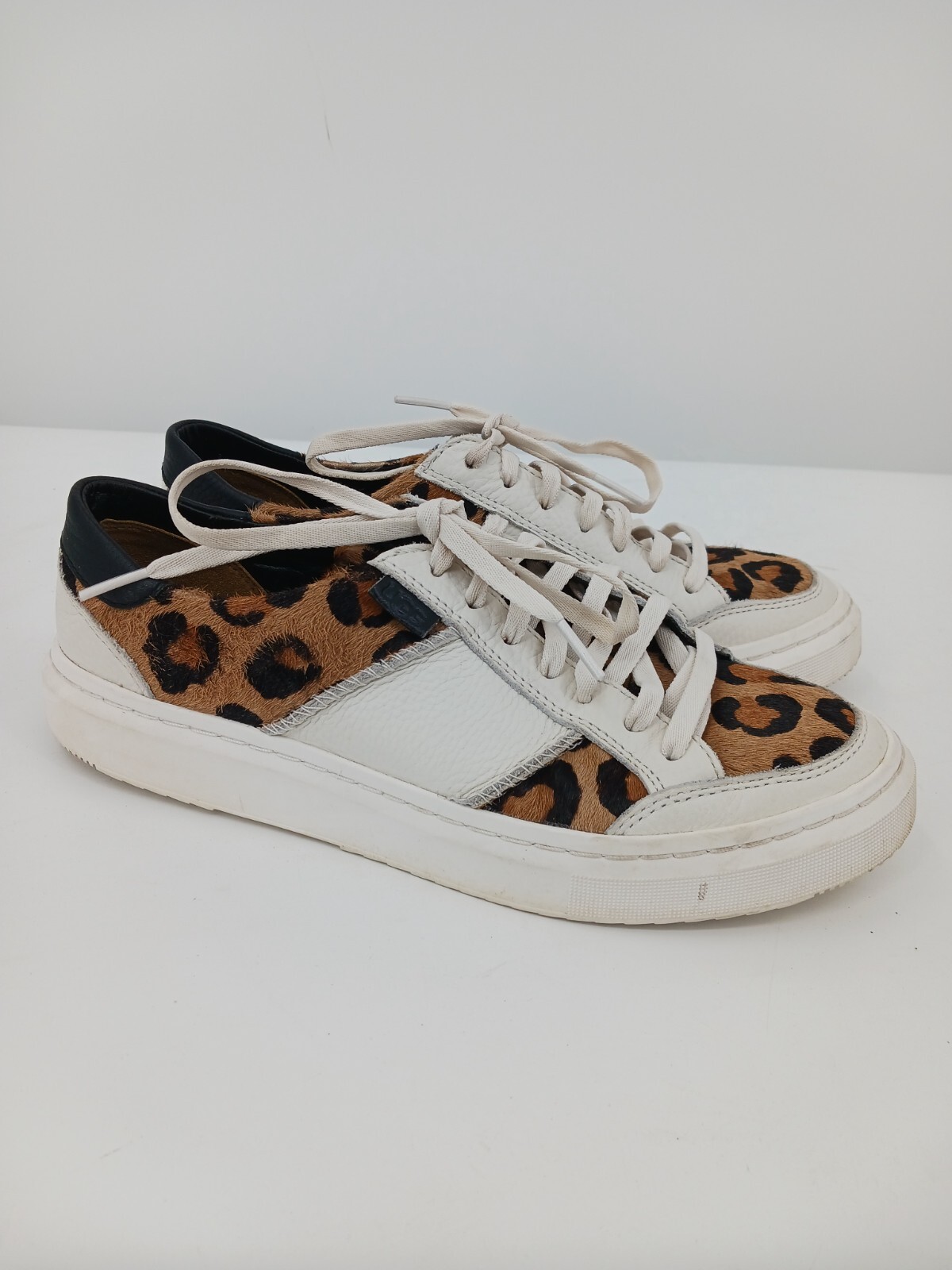 UGG Women's Shoes Size 9 White Brown Sneaker Casual Tie Leopard Laces
