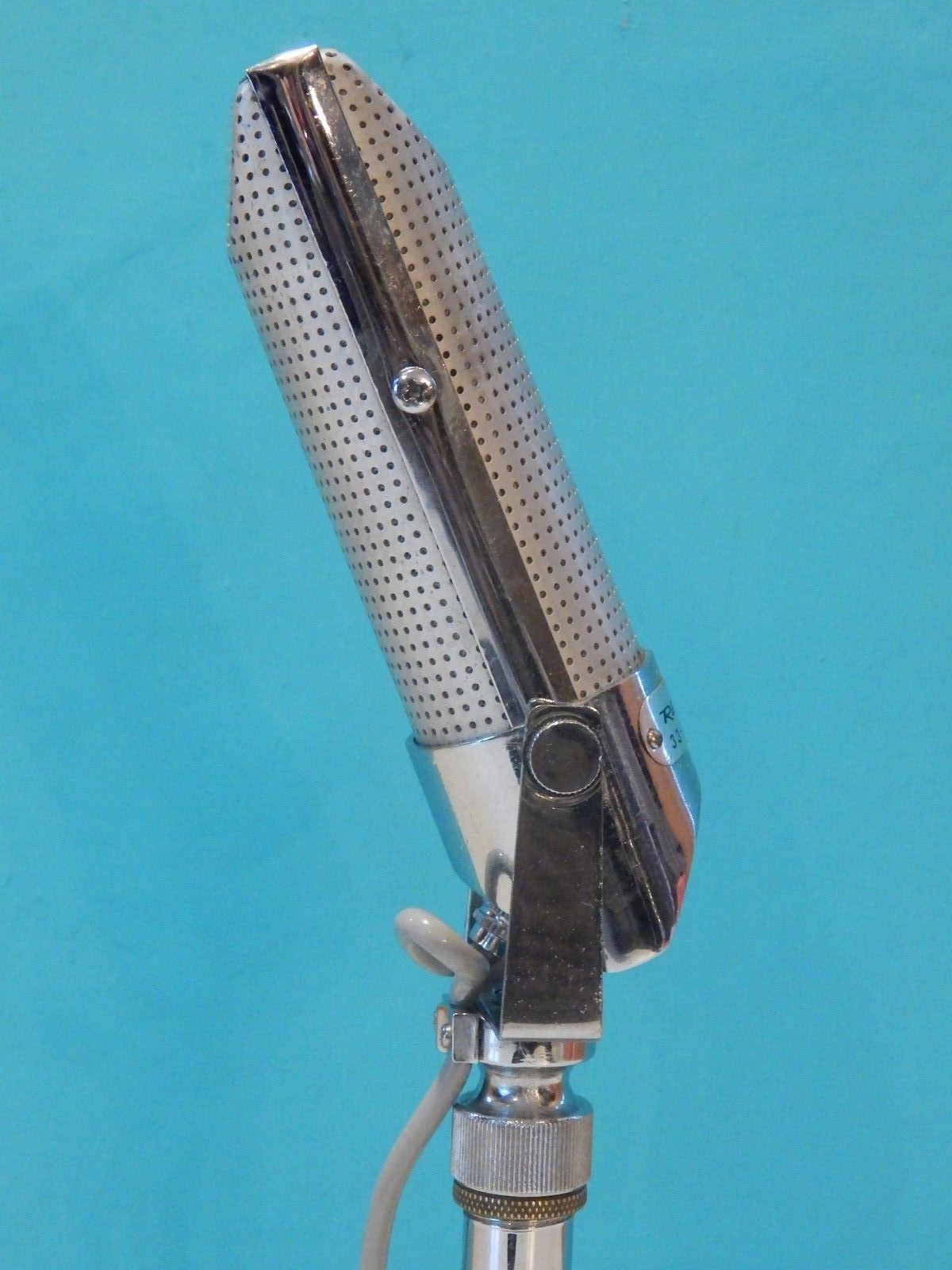 Vintage 1960S Realistic 33-999 microphone With Sonotone Stand Shure Antique Deco