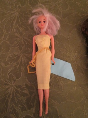 4 Vintage Mattel Barbie Doll 1 has Painted eyes long blonde hair 1966 lot W8