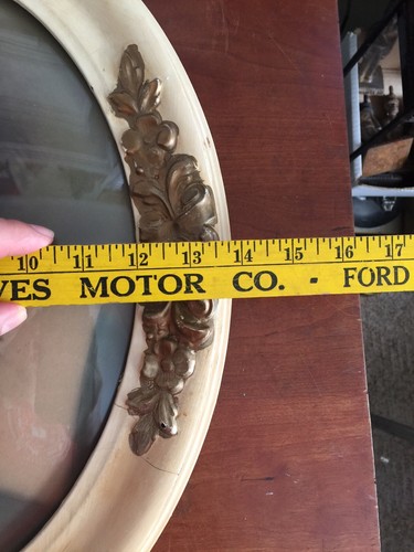 Antique Oval Gilt Ornate Victorian Picture ~ Painted Frame ~ Bubble Glass