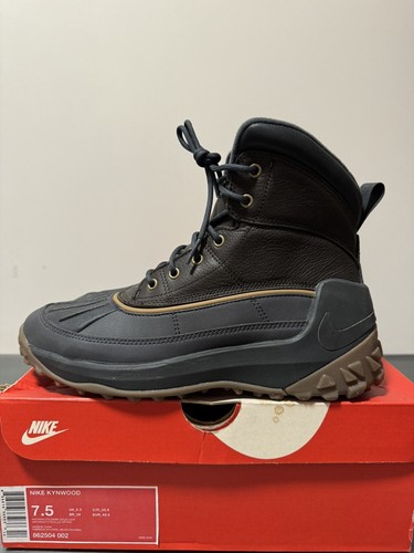 Niko and… Nike Kynwood 862504-002 Anthracite /Dark Gold Leaf Men's