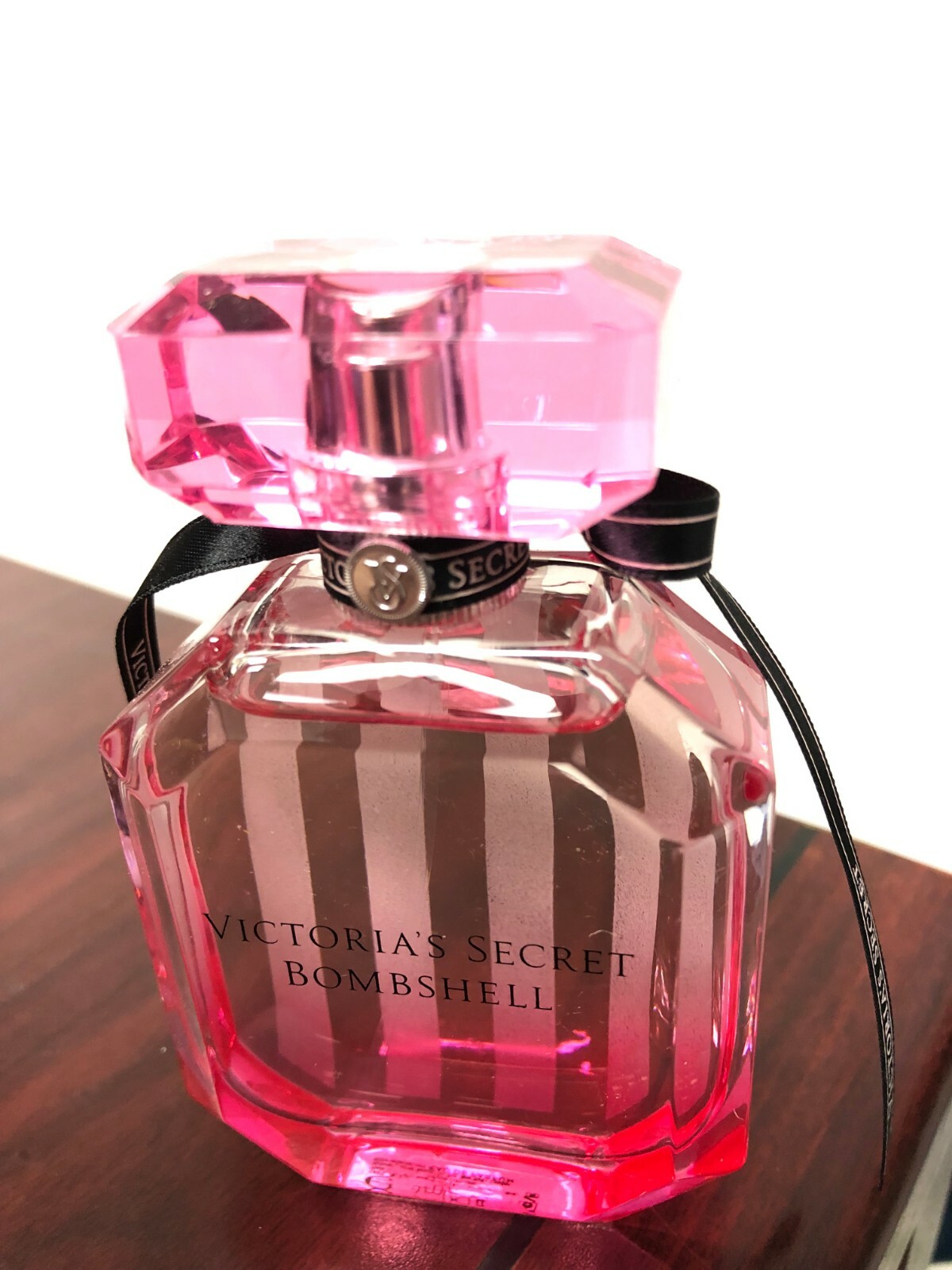 ［ほぼ未使用］Victoria’s Secret BOMBSHELL 50ml victoria-s-secret-bombshell-