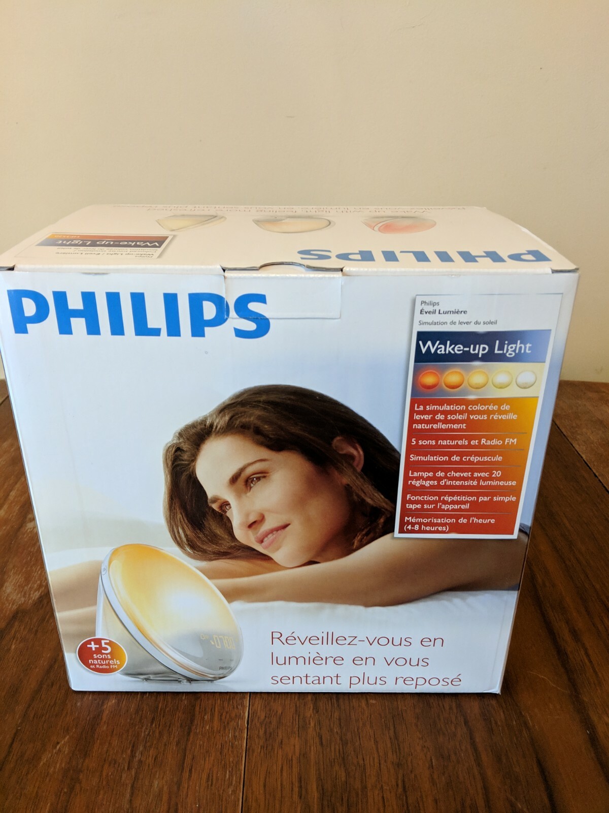 Philips HF3520/60 Wake-Up Light With Colored Sunrise Simulation - White  used