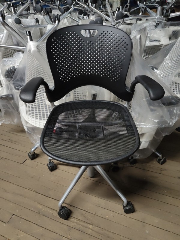 Herman Miller Wc111 Caper Multitask Chair W/ Fixed Arms Black Office Desk Mesh