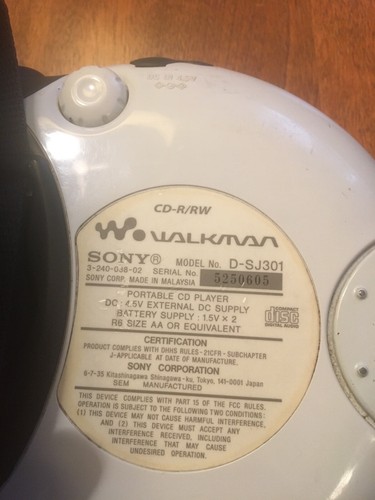 Sony S2 D-SJ301 Sports Walkman Portable CD Player w/ Headphones - For Parts