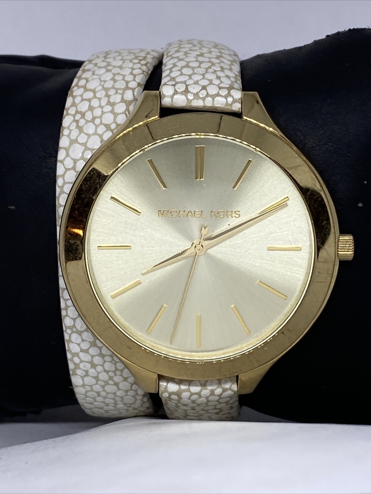 特価!Michael Kors Slim RunwayGold Studded Double-wrapレザー Slim Runway Double-Wrap Watch | Michael Kors [US]