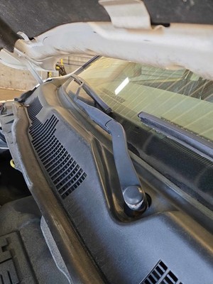 Used Right Wiper Arm fits: DODGE PICKUP 2500 11 12 13 14 15 16 17