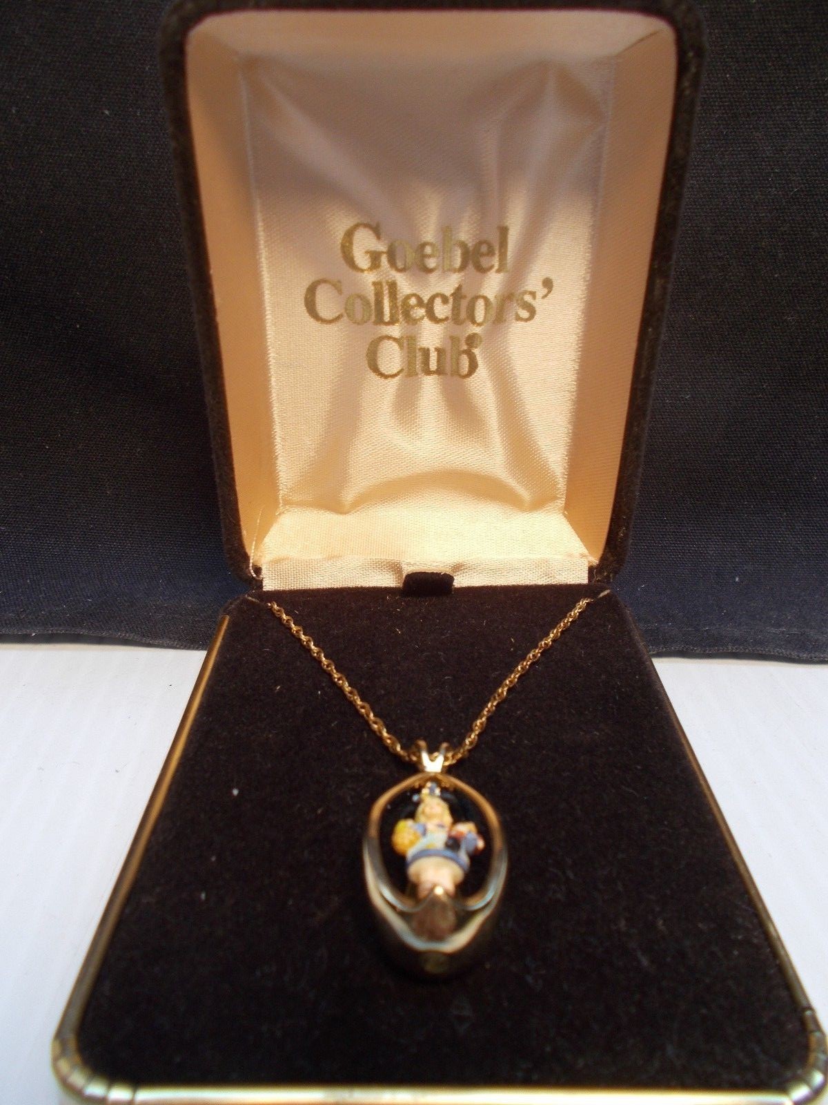 GOEBEL OLSZEWSKI MINIATURE HUMMEL FIGURINE c