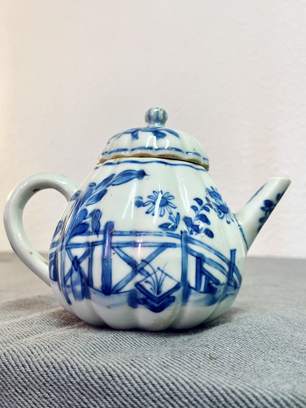 Theiere Qing Chine Porcelaine Blanc Bleue 
