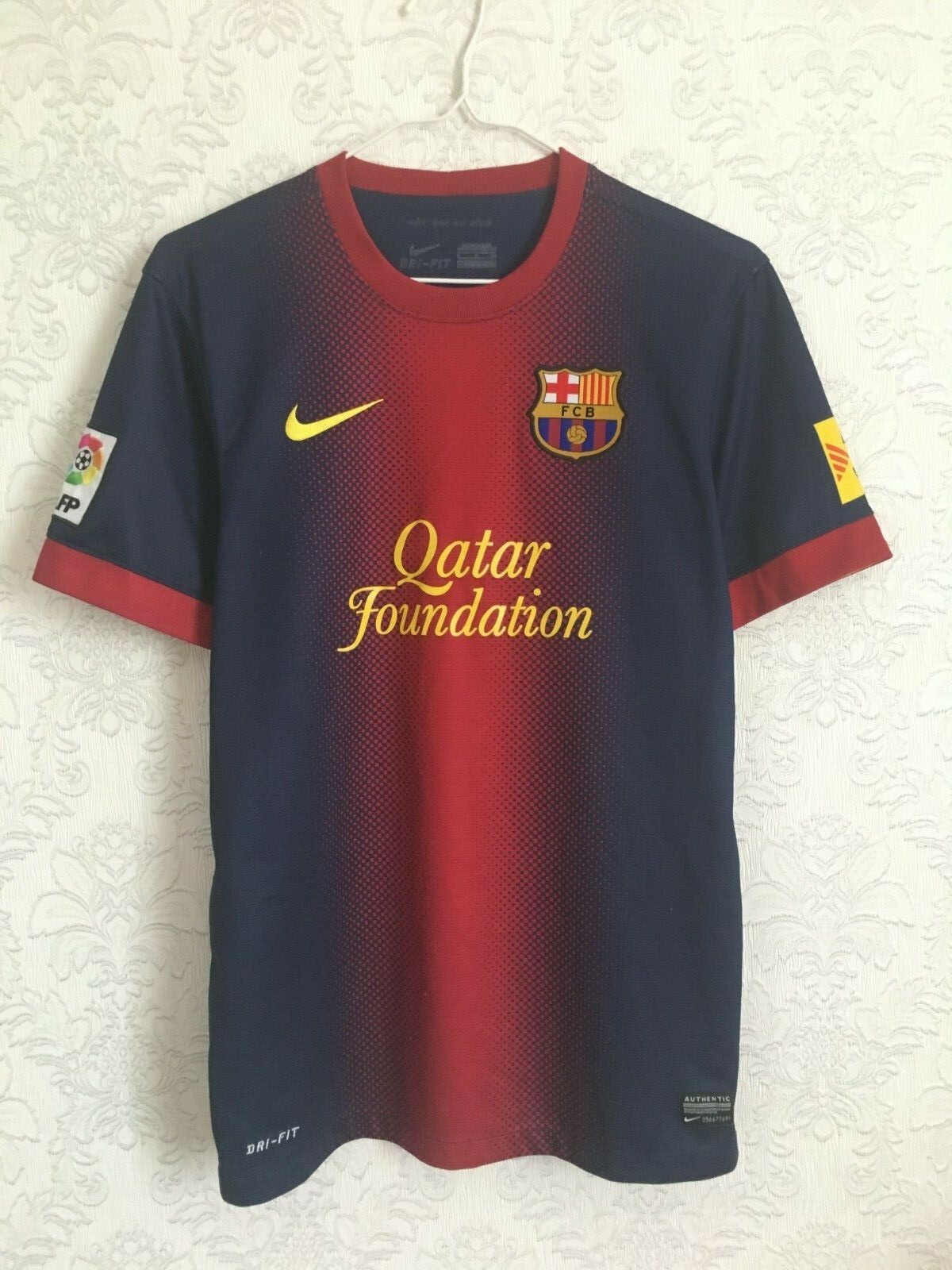 Barcelona Nike シャツ 青 赤 Qatar Foundation T-Shirt Football FC Barcelona Nike Qatar Foundation L Kids