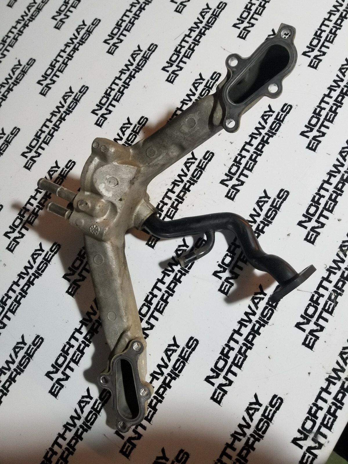 20112015 GMC SIERRA 6.6 DURAMAX Thermostat Housing LML 12642720