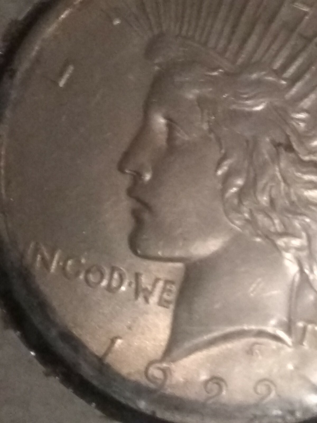1922 Peace Dollar - very good Condition only have this one act fast