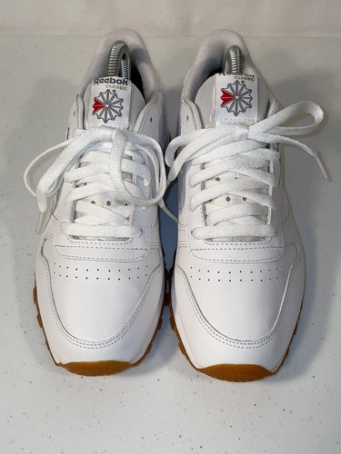 Reebok Classic Leather. Men's 7/Women's 8.5 White Sneakers. 059503
