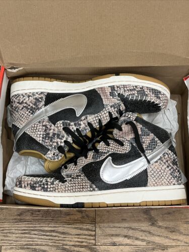 NIKE DUNK HIGH CMFT PRM QS SNAKESKIN BLACK SILVER SAIL OFF NIKE DUNK HIGH CMFT PRM QS SNAKESKIN BLACK SILVER SAIL OFF