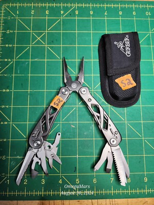 Gerber Suspension #S2 looks and feels brand new w/sheath