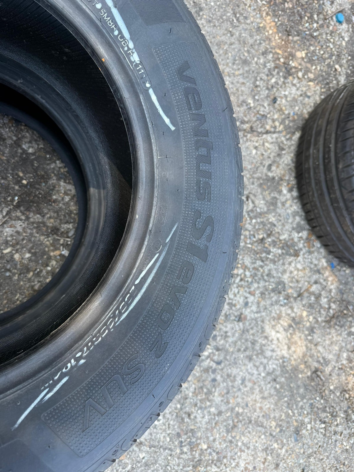 New 235 65 17 Hankook, Ventus S1 Evo 2 SUV, AO, 104W, x1 Tyre (F1_tyres) YD159