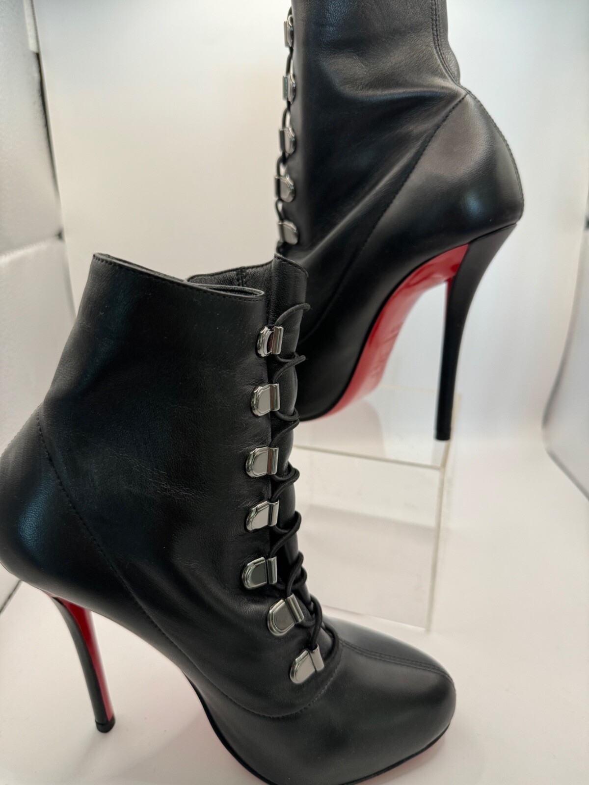 Christian Louboutin ブラックブーティ Paloma - Clutch - Grained calf leather and spikes