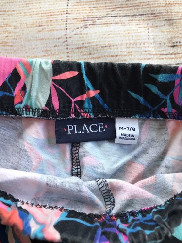 The Children's Place Girl's Shorts Tropical Bird Print Size Medium (7/8)