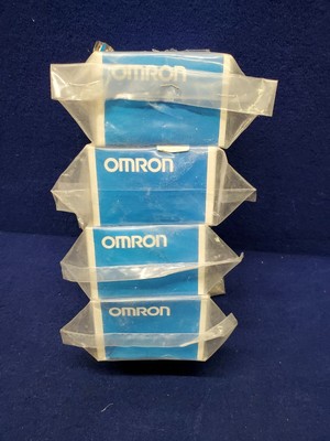 Lot of 4 OMRON E8EB-NOC2B / E8EBNOC2B Pressure Sensor  24 VDC