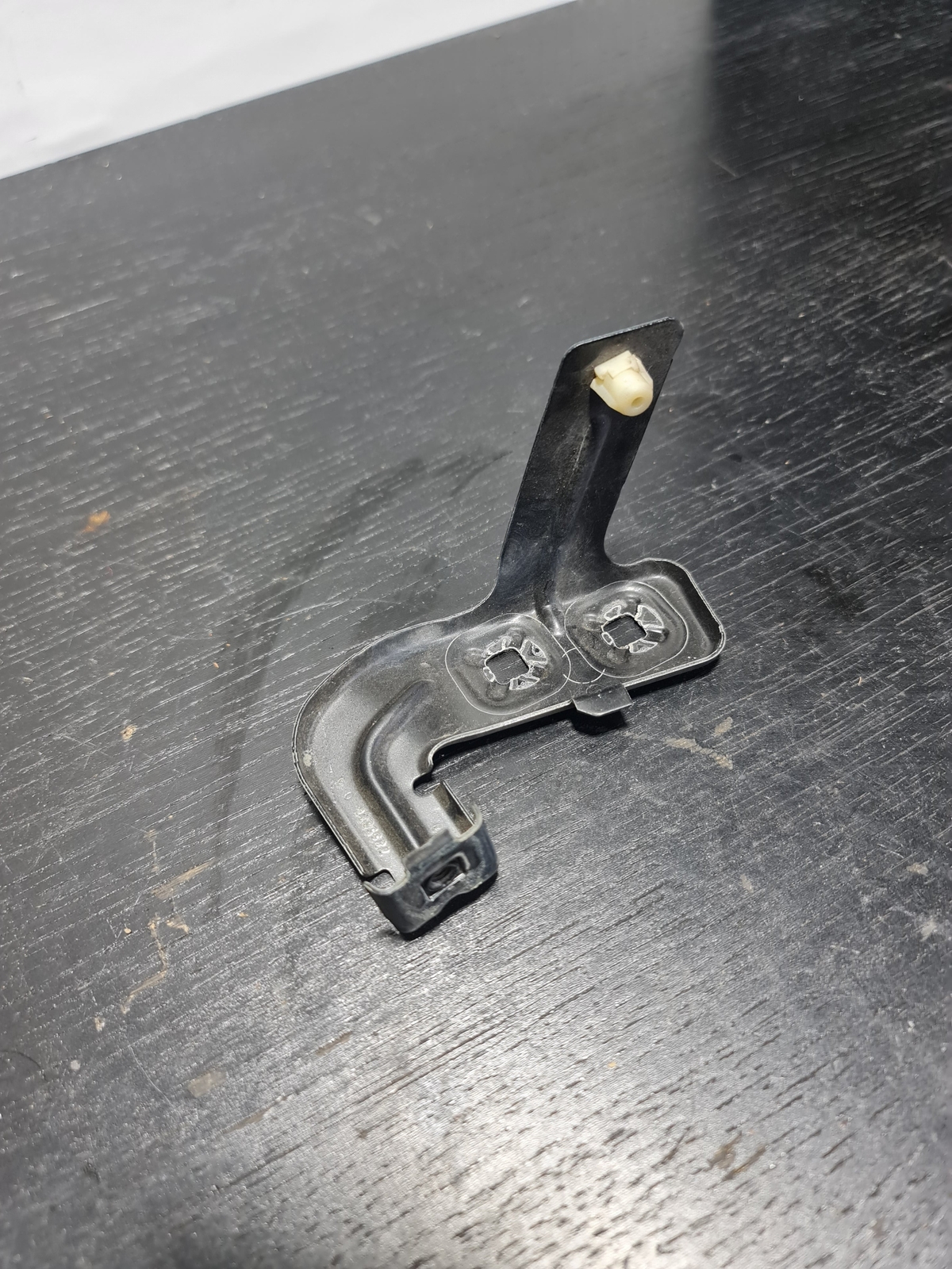0 Bmw F80 M3 3 SERIES LEFT GUARD BRACKET 7255821 image 2
