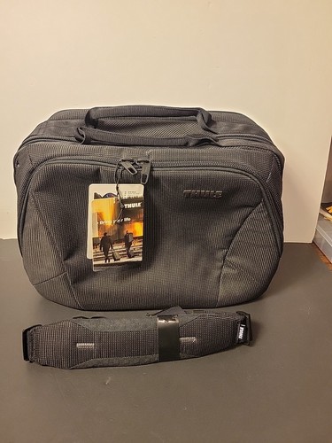 THULE Crossover 2 Boarding Bag Spacious 25L Black Fits 15" L