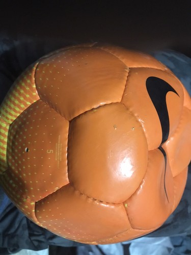 nike mercurial veloci ball