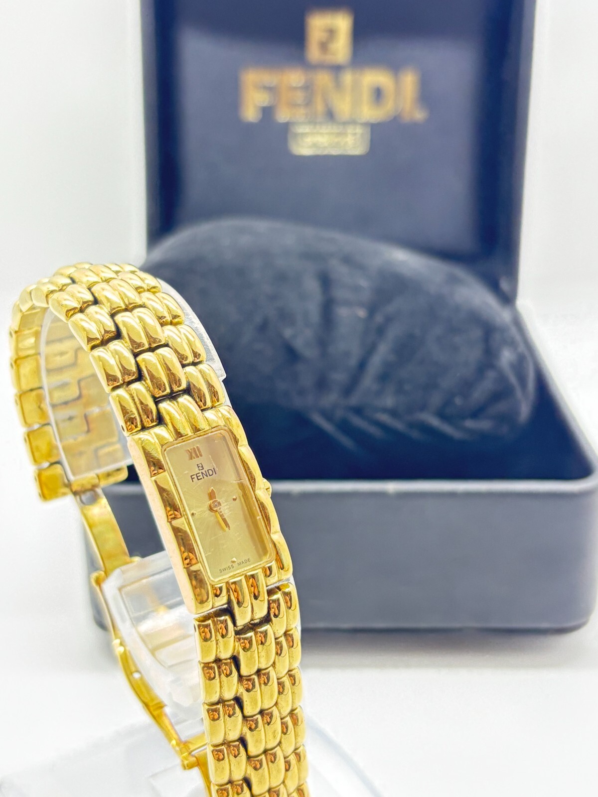 FENDI orologi ゴールド 人気モデル 電池交換済　付属品有 鑑定済] フェンディ FENDI Orologi 670L 電池交換済 - メルカリ