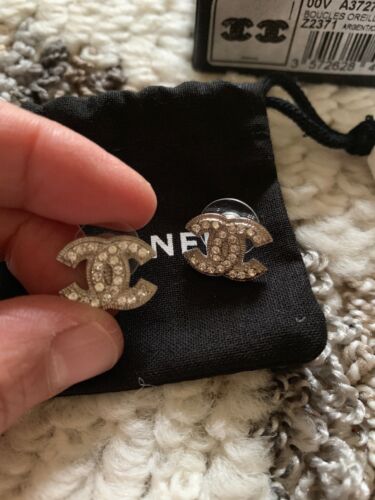 Chanel CC logo Earrings Boucles Oreille Z2371 Mint Rare | eBay Chanel CC logo Earrings Boucles Oreille Z2371 Mint Rare | eBay