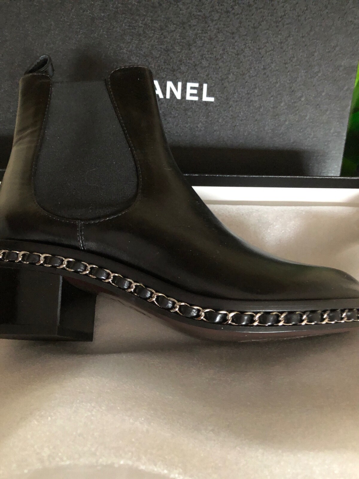 CHANEL 14B NEW CHELSEA CLASSIC BLACK LEATHER SILVER CHAIN CC CHANEL 14B NEW CHELSEA CLASSIC BLACK LEATHER SILVER CHAIN CC