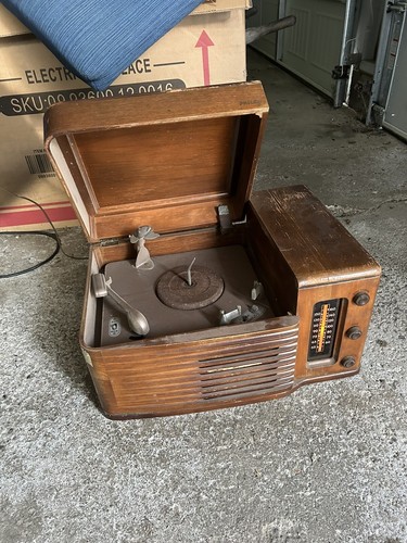With Radio Model 46-1203 Lights Up & Spins