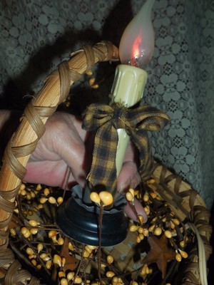 Cute Country Basket w/ Country Candle lamp & NEW 40