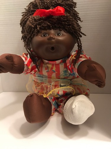First Edition Cabbage Patch Kid Hasbro, African American 1990 17”Curly Hair GC